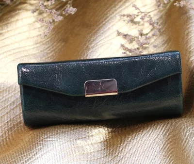 Футляр помади A06